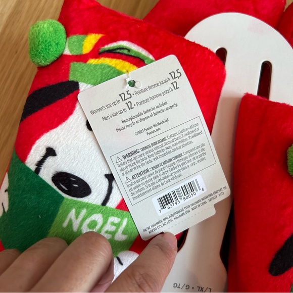Hallmark Peanuts Snoopy Noel Slippers Large/XL Up to Womens 12.5 Mens 12 - Picture 3 of 4